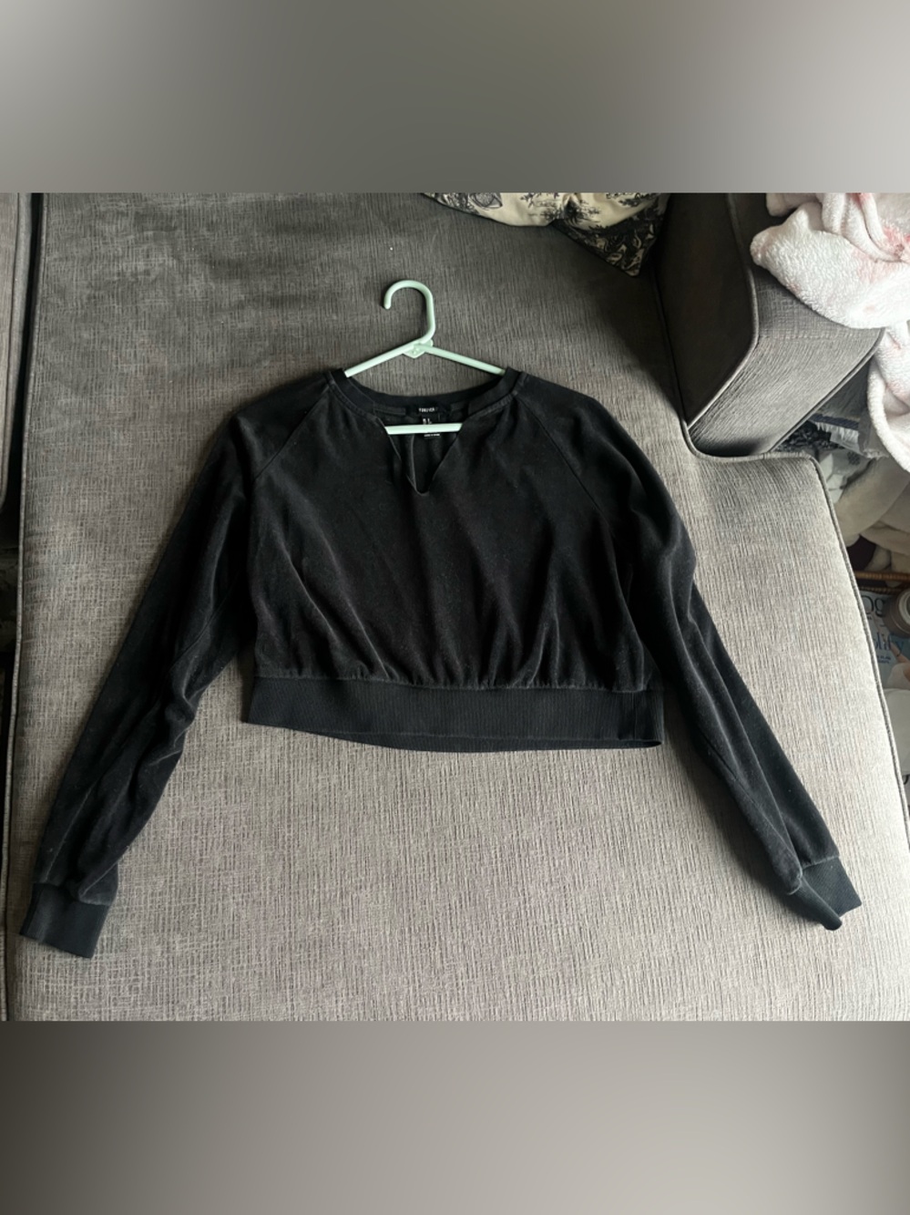 Forever 21 Black Cropped Long Sleeve Top